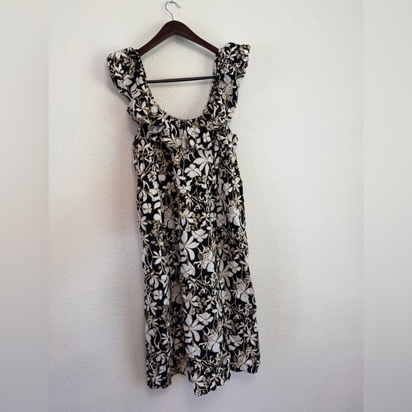 Ava & Viv Dresses & Skirts - Ava & Viv Black and Cream Floral Maxi Dress